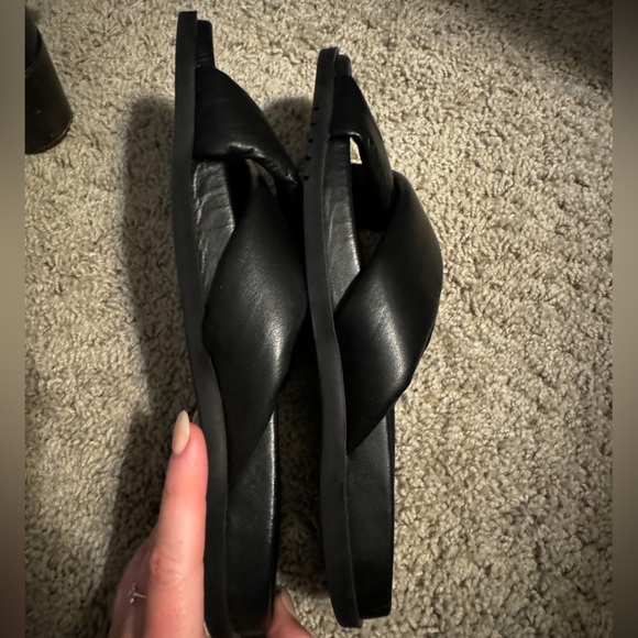 Marcella Riverside Sandal NWOT in Black size 38 / 8. Genuine Italian leather - Picture 4 of 6